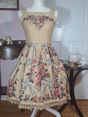 Innocent World Tan Floral JSK & Matching Socks Set | Classical Lolita Ensemble